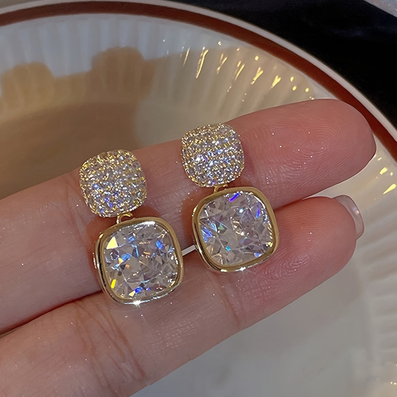 1 Pair of Elegant Vintage-Inspired Geometric Rhinestone Drop & Dangle Earrings for Women, Zinc Alloy with Copper Ear Needle, No Plating, All-Season Versatile Fashion Accessory