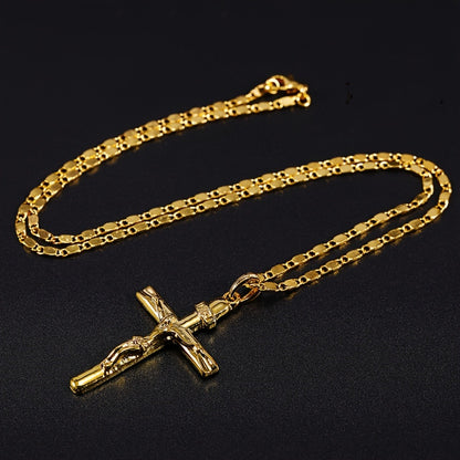 A Vintage Metal-Style Pendant Necklace Featuring The Crucifixion of Jesus, Suitable for Both Men And Women with Religious Elements.