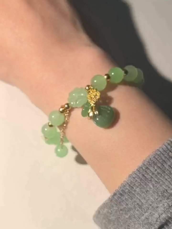 Lucky Money Bag Green Elegant Glass Bead Bracelet - Perfect for Daily Wear or as a Gift